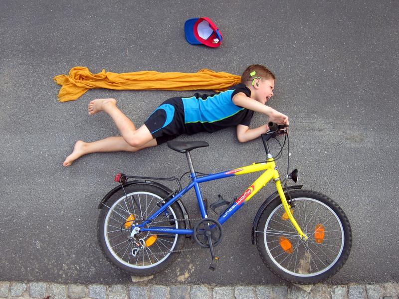 Lukas rast als Superman durch Welt - der Fotoworkshop macht´s möglich.