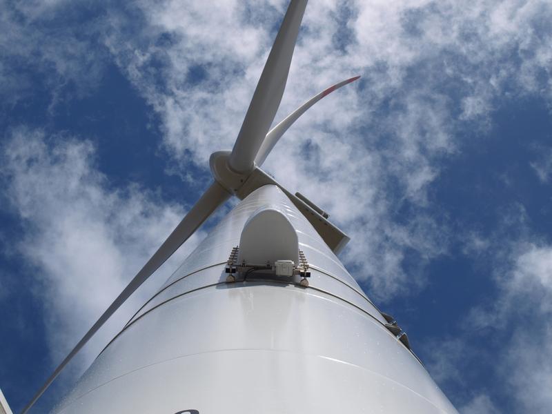 PARASOL besteht aus kompakten Einheiten und kann einfach den Windkraft-Anlagen angebracht werden.