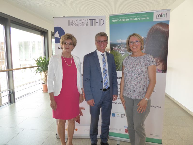 Dr. Elise von Randow, Kultusminister Bernd Sibler, Andrea Stelzl