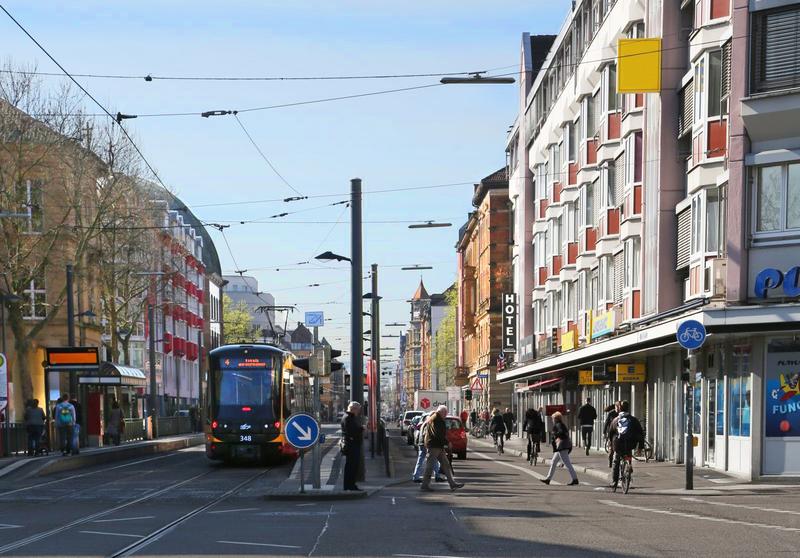 Die Frage, wie die Mobilität der Menschen unter bauingenieurspezifischen Gesichtspunkten sichergestellt werden kann, ist Teil des neuen Studiengangs Umweltingenieurwesen (Bau)