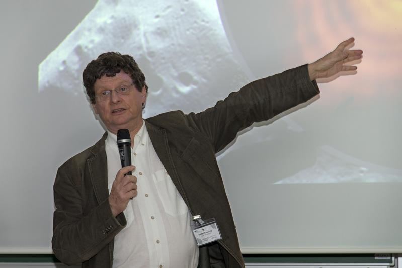 Dr. Detlef Koschny, lecturer with the TUM Chair for Astronautics and head of the Near Earth Objects team at the European Space Agency (ESA). 