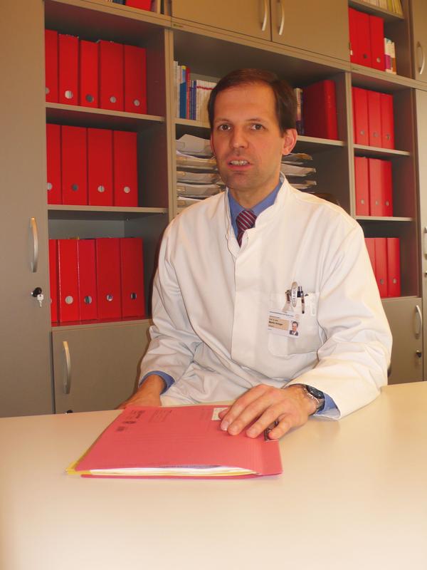 Prof. Dr. med. Martin Aringer, Leiter des Bereichs Rheumatologie der Medizinischen Klinik und Poliklinik III des Uniklinikums Dresden.