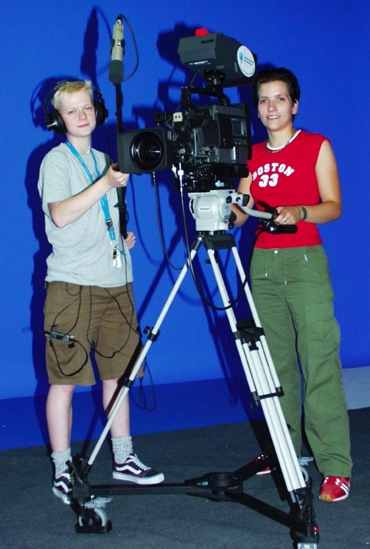 "Ton ab, Kamera läuft" heißt es seit kurzem an der Fachhochschule Gelsenkirchen. Ein Studenten-Team aus dem Fachbereich Informatik produziert im Semesterrhythmus ein Internet-Fernseh-Magazin. Foto: FHG/BL, Abdruck honorarfrei