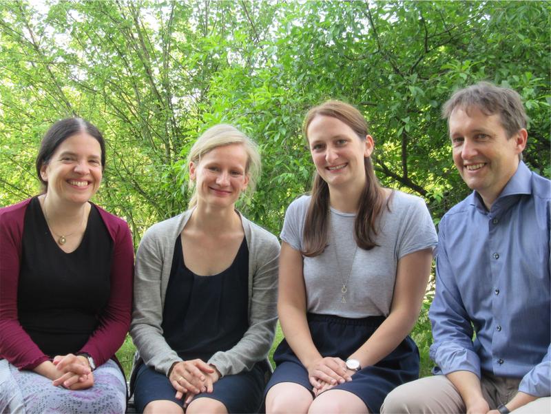 Prof. Dr. Christine Stadelmann-Nessler, Dr. Franziska van der Meer, Mareike Töpperwien, Prof. Dr. Tim Salditt (von links)