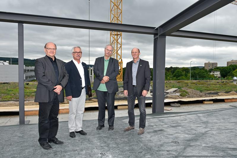 Architekt Ernst Eichler, Leiter der  LBB-Niederlassung Koblenz Reinhard Simon, Präsident der Hochschule  Koblenz Prof. Dr. Kristian Bosselmann-Cyran, Projektleiter beim LBB  Aloisius Kegler.