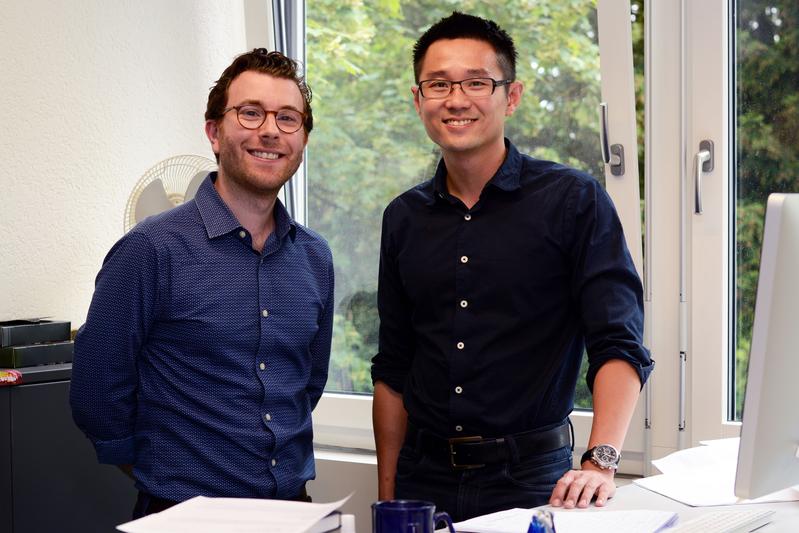 Prof. Dr. Raphael Sznitman und Prof. Dr. Kevin Heng.  