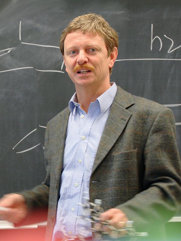 Professor Rainer Herges erhält die renommierte internationale Auszeichnung „Nozoe Lectureship“ für seine Entwicklung eines Möbiusmoleküls.
