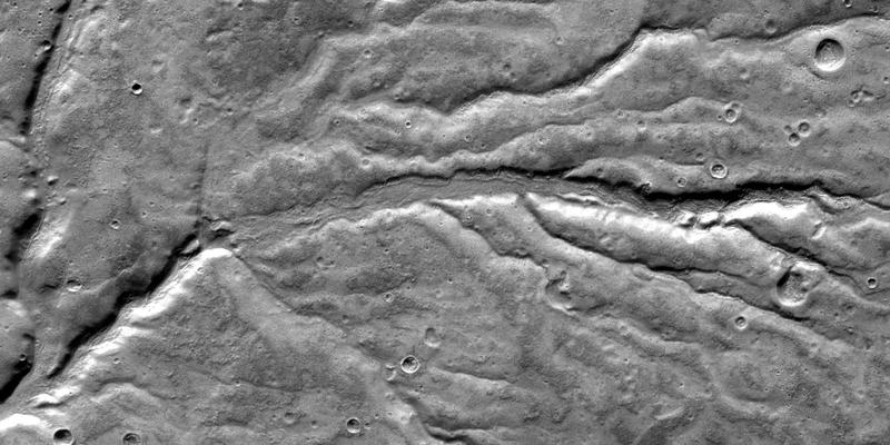 Auffällige Parallele: Die Winkel von Flussverzweigungen - hier ein Ausschnitt der Warrego Vallis-Region - auf dem Mars sind spitz und entsprechen denen von Trockengebieten auf der Erde.