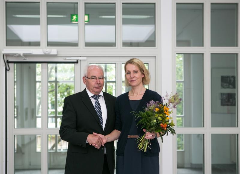 Gratulation zur Wahl für die neue Rektorin Prof. Springer vom Amtsinhaber Prof. Saupe