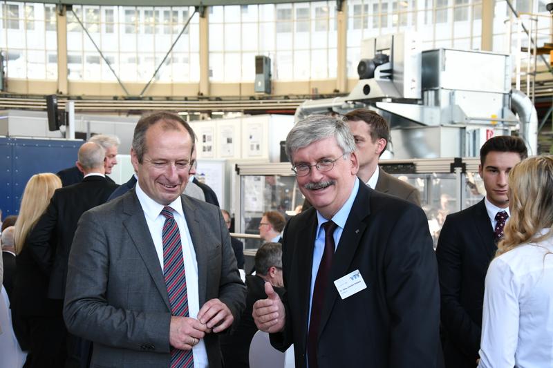 StS Oliver Wittke (BMWi), Dr. Hans-Joachim Wieland (FOSTA e. V.)