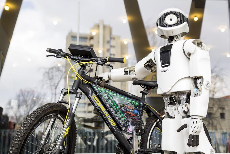 Neue Studienangebote ab Wintersemester 2018/19: Elektromobilität und Humanoide Robotik 