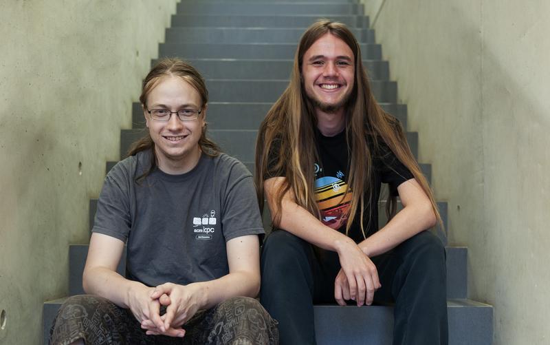 Julian Dörfler (left) and Jasper Slusallek from Saarland University have won the German Collegiate Programming Contest.