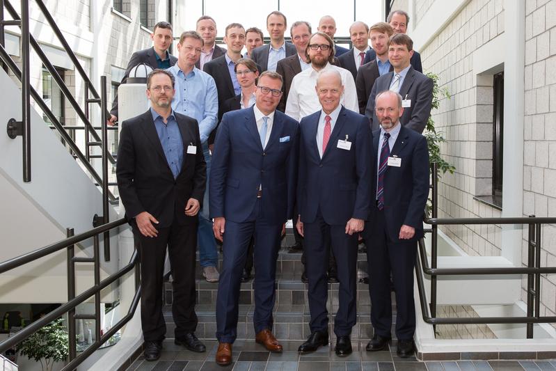 Projektpartner des Fraunhofer Cluster of Excellence »ADVANCED PHOTON SOURCES« trafen sich zum Kick-off am 2. Mai 2018 in Aachen.