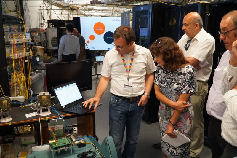 Technical demonstrations of the results of 5G-XHaul in the Smart Internet Lab during the final event at the University of Bristol.