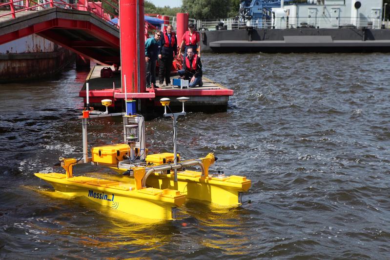 Der Katamaran Messin – mit den Nahfeldsensoren an Bord – kam sowohl im ersten als auch im zweiten Testszenario als autonom agierendes unbemanntes Wasserfahrzeug (USV) zum Einsatz.