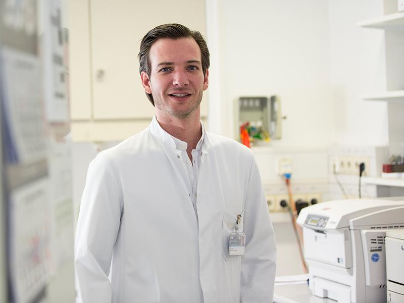 Dr. Maximilian Reichert forscht am TUM Universitätsklinikum rechts der Isar an der Metastasenbildung bei Pankreaskrebs. 