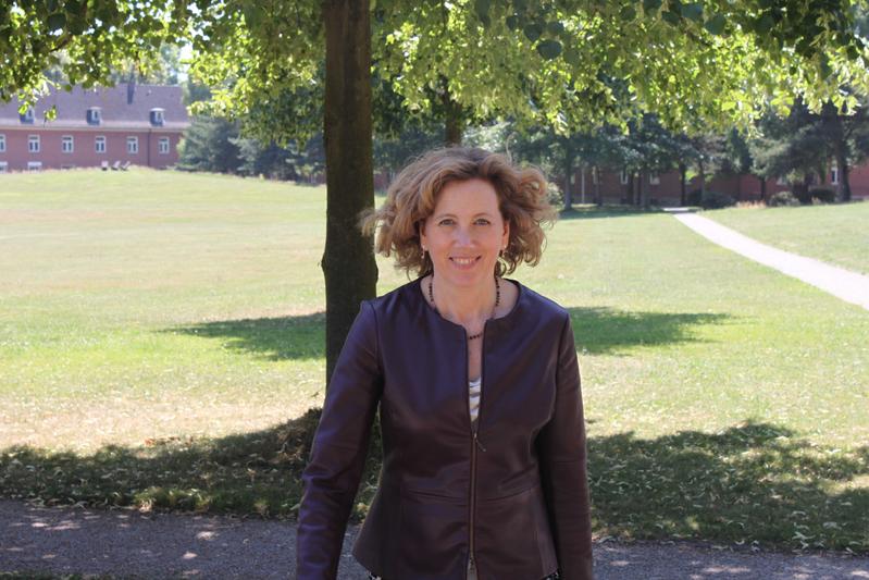  Dr. Karen Smith Stegen is Professor of Political Science at Jacobs University Bremen. 