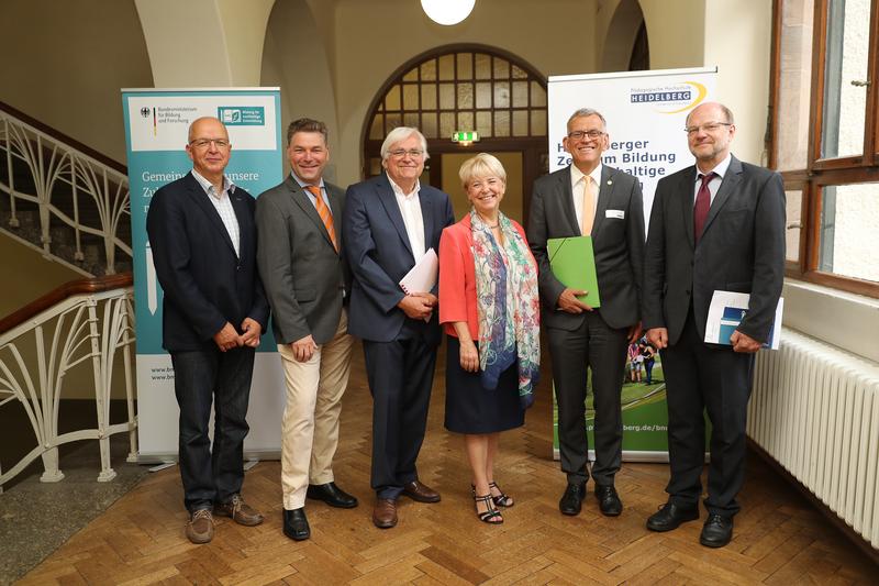 Prof. Dr. Thomas Vogel, Prof. Dr. Alexander Siegmund, Prof. Dr. Gerd Michelsen, Kornelia Haugg, Ministerialdirektor Helmfried Meinel, Prof. Dr. Hans-Werner Huneke (v.l.n.r.)