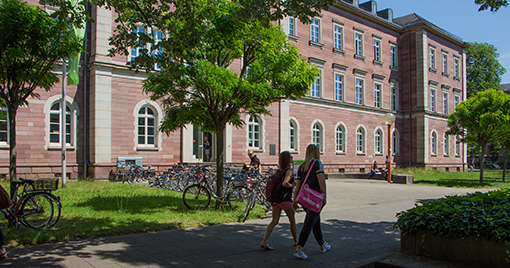 FOM Hochschule und Pädagogische Hochschule Karlsruhe (im Bild) haben Zusammenarbeit vereinbart.