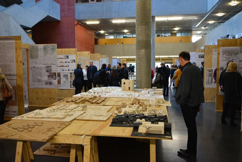 Studierende präsentieren bei „Open House“ ihre Abschlussarbeiten im Bachelor- und Master-Studiengang Architektur.