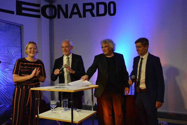 Auf dem Foto: v.l. Monika Hegner (Projektleitung TH Nürnberg), Prof. Dr. Michael Braun (Präsident der TH Nürnberg), Prof. Christoph Adt (Präsident der Musikhochschule Nürnberg), Prof. Holger Felten 