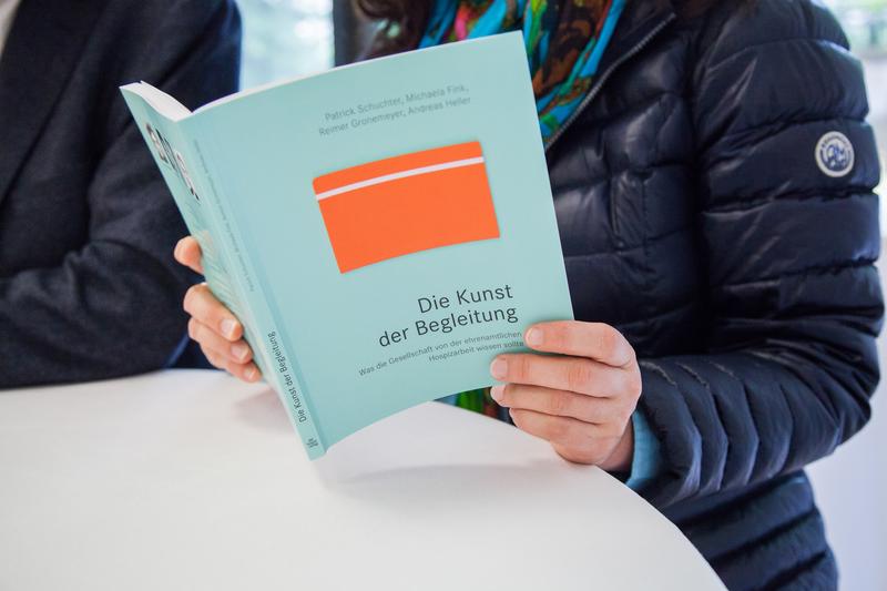 Die ersten Ergebnisse der Studie „Ehrenamtlichkeit und bürgerschaftliches Engagement in der Hospizarbeit – Merkmale, Entwicklungen und Zukunftsperspektiven“ sind in einem Buch veröffentlicht worden.