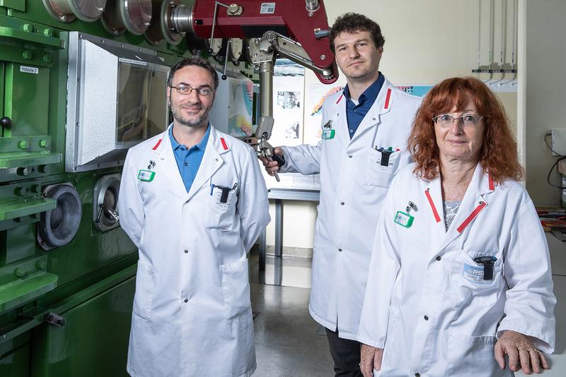 Von links nach rechts: Emilio Maugeri, Stephan Heinitz und Dorothea Schumann aus der Forschungsgruppe für Isotopen- und Targetchemie.
