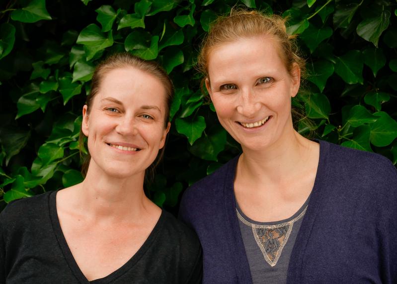 Katrin Bienge (links) und Projektleiterin Dr. Melanie Speck (rechts) aus der Abteilung Nachhaltiges Produzieren und Konsumieren am Wuppertal Institut haben den NAHGAST-Rechner entwickelt.