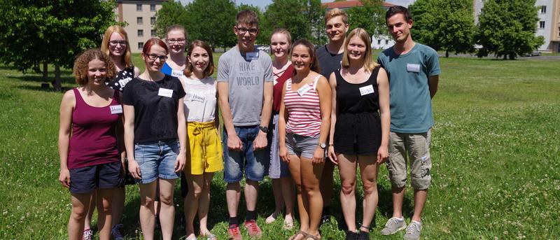 Theo von den Eisinger Werkstätten (Mitte) gestaltet als Tutor ein Seminar der Sonderpädagogik mit. 