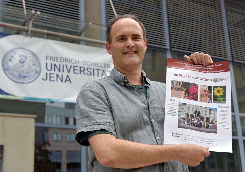 Dr. Thomas Müller leitet in diesem Jahr zum zehnten Mal den traditionsreichen Sommerkurs an der Friedrich-Schiller-Universität Jena.