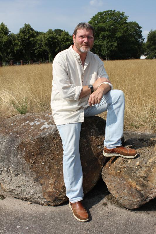 Dr. Michael Bau ist Professor für Geowissenschaften an der Jacobs University Bremen.