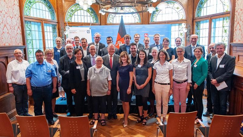 Die niedersächsischen Preisträger beim Empfang des Ministerpräsidenten Weil. 