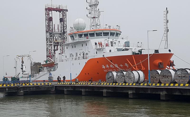 Eight IOW researchers and 44 scientists from the Chinese partner institutes of the German-Chinese joint project MEGAPOL coordinated by the IOW are on board the research vessel "Hai Yang Di Zhi".