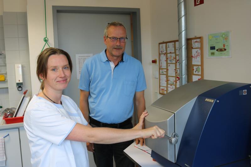 Dr. Bianka Grunow und Prof.Dr. Steffen Maak im Labor für Fleischqualität des Instituts für Muskelbiologie und Wachstum am FBN.