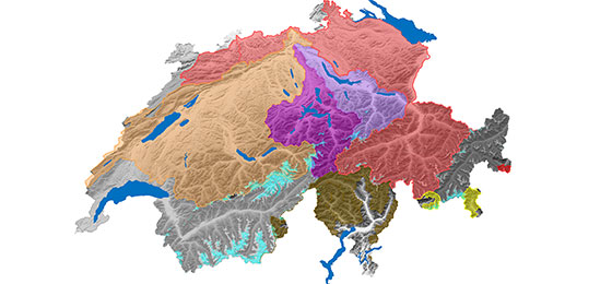 Karte mit den Grossregionen der Schweiz, welche die Wasserkraftanlagen speisen, mit Angabe des Beitrags der Gletscher (hellblau).