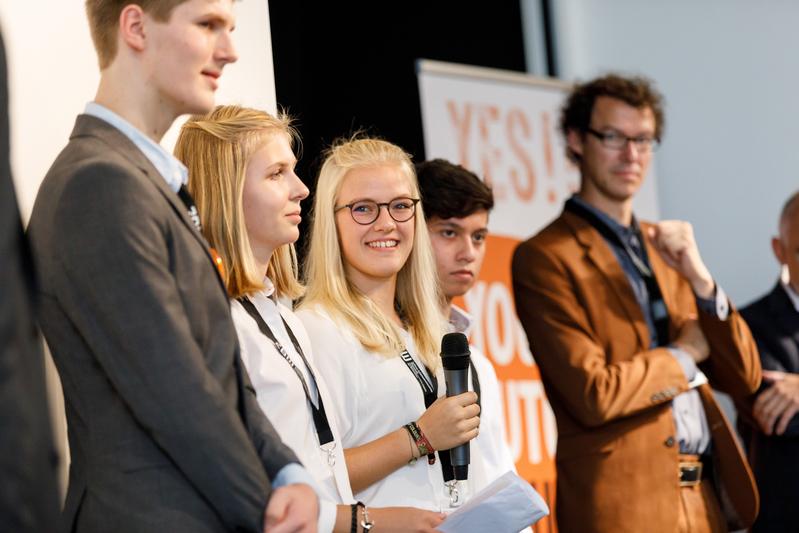 Ihre Ergebnisse präsentieren die Teams auf Regionalfinalen und im großen Bundesfinale. 