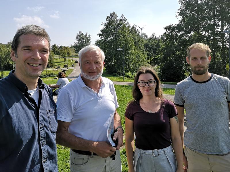 Prof. Dr. André Faaij, Prof. Dr. Olav Hohmeyer, Jaqueline de Godoy und Simon Hilpert, Projektmitarbeiter.