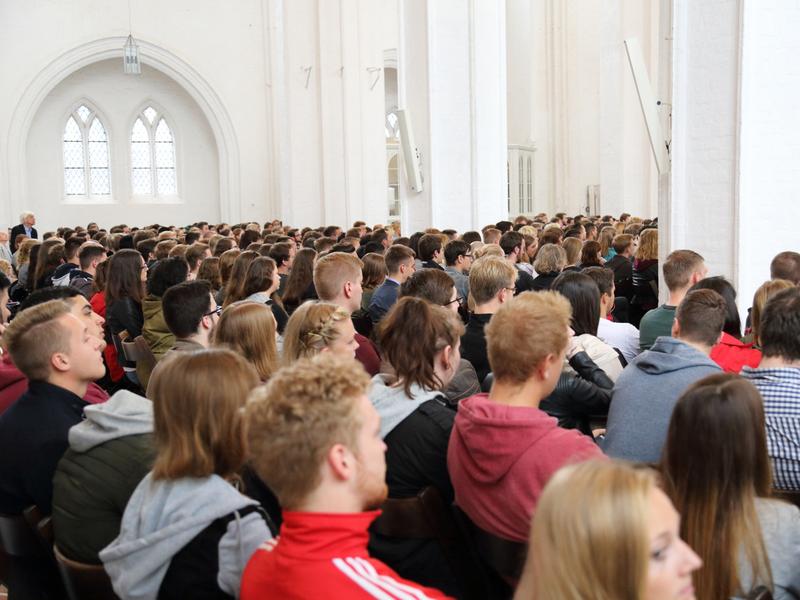 Begrüßung der Erstsemester in der Lübecker St. Petri Kirche 2017