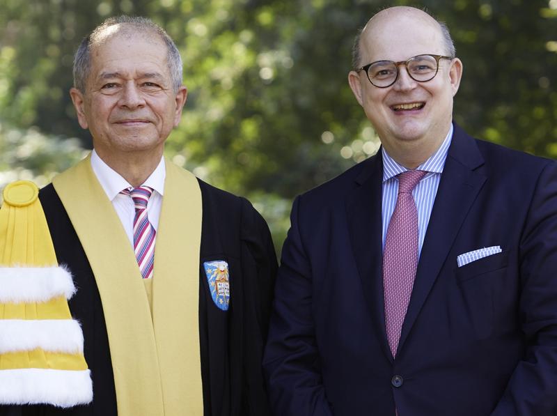 Prof. Dr. Antonio Loprieno, Chairman of the Board of Governors and University President Prof. Dr. Michael Hülsmann