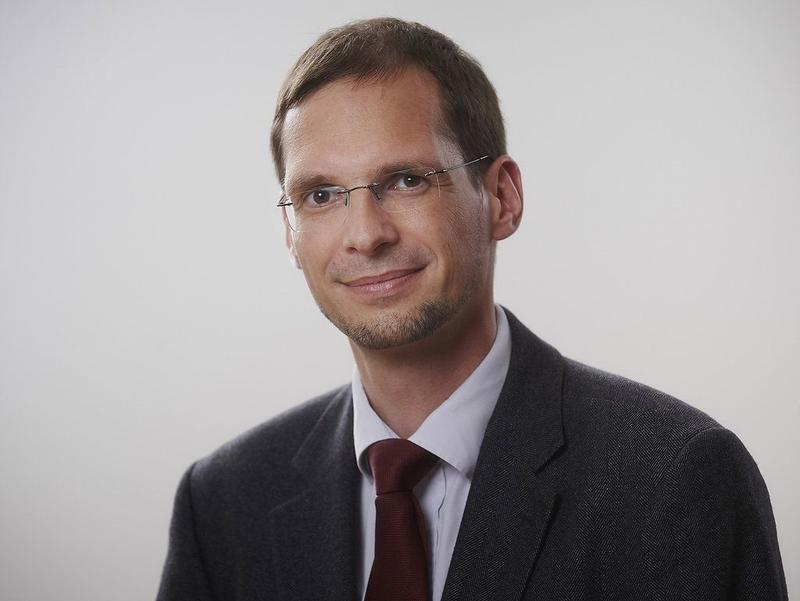 Prof. Nils-Olaf Hübner