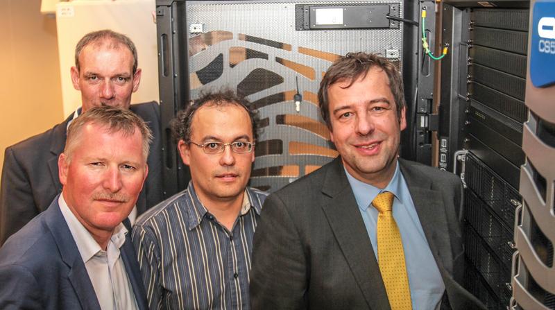 Einweihung des „Superrechners" Noctua: v. l.: Frank Klapper, Prof. Dr. Johannes Blömer, Prof. Dr. Thomas D. Kühne und Prof. Dr. Christian Plessl.