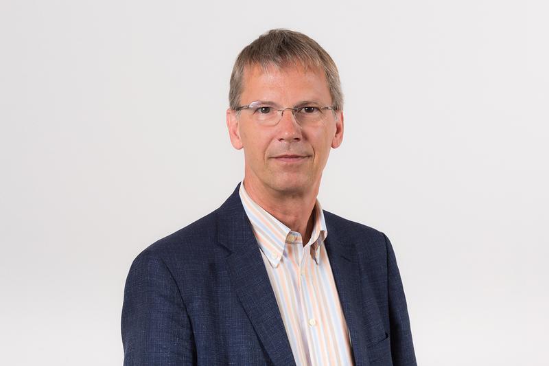 Prof. Dr. Hans-Georg Kräusslich ist Leiter des Fachbereichs Virologie an der Universität Heidelberg.