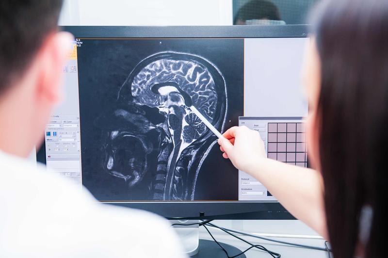 Imaging procedures such as magnetic resonance tomography (MRT) allow to measure the activity of brains and help prenatal treatment of diseases. 