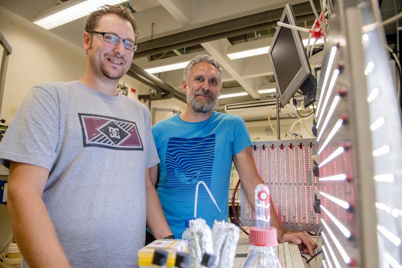  Die Bochumer Projektbeteiligten Marc Nowaczyk (rechts) und Adrian Ruff