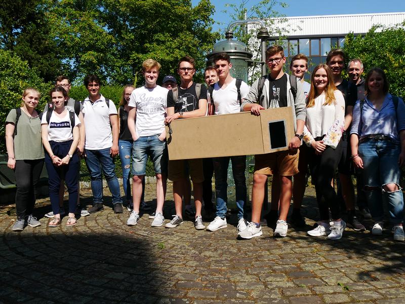 Schülerinnen und Schüler des Projektkurses »Schule der Zukunft« zu Gast beim Fraunhofer UMSICHT.