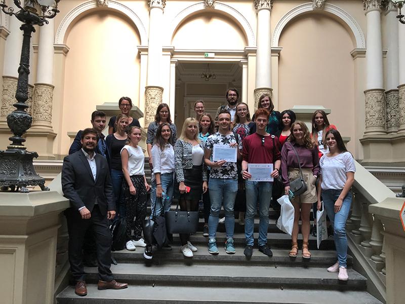 Die Teilnehmenden nach Abschluss des Seminars in der Nationalen Ivan-Franko Universität in Lviv 