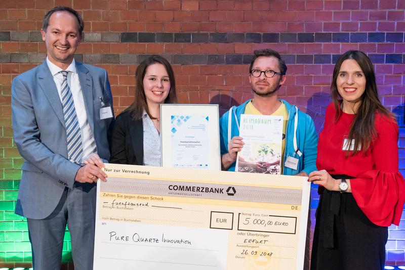 Juror Michael Bätz, Gründer Jennifer Scholle und Waldemar Nitischinski, Staatssekretärin Valentina Kerst