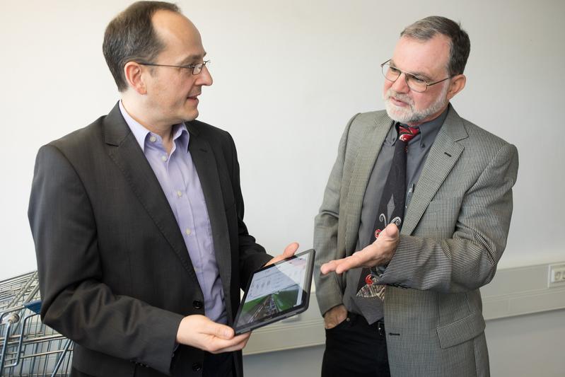 Projektleiter Dr. Dirk Veiel (li.) und Prof. Dr. Jörg M. Haake vom Lehrgebiet Kooperative Systeme