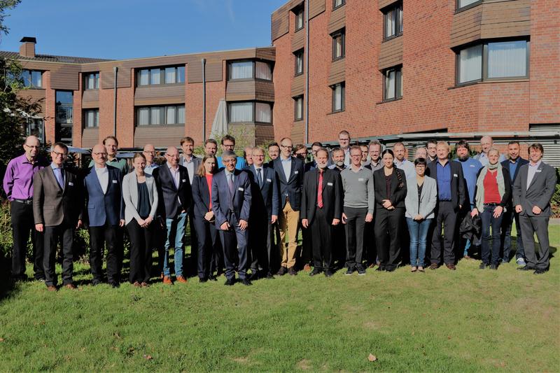 Rekordbeteiligung für eine Sitzung eines Projektbegleitenden Ausschusses: Fast 40 Teilnehmer/innen sind in Bonn für das Kick-off-Meeting des 5. DFG/AiF-Clusters des FEI in Bonn zusammen gekommen.