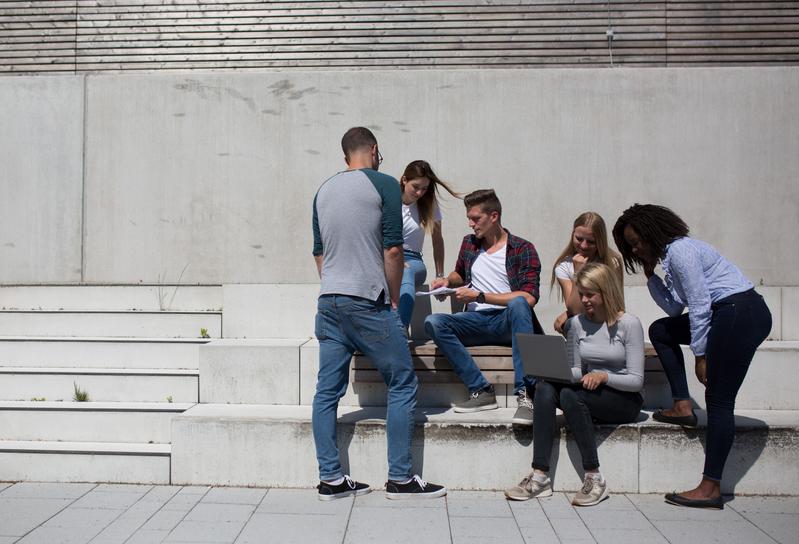 Teamfähigkeit, Kreativität und selbstständiges Arbeiten sind im Studium der Bauinformationstechnologie ebenso gefragt wie IT-Affinität.